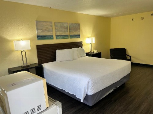 Seven Gables Inn - image 28