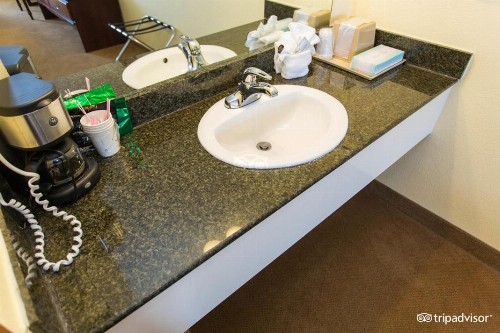 Seven Gables Inn - image 4
