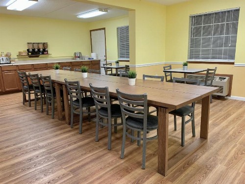 Seven Gables Inn - image 5