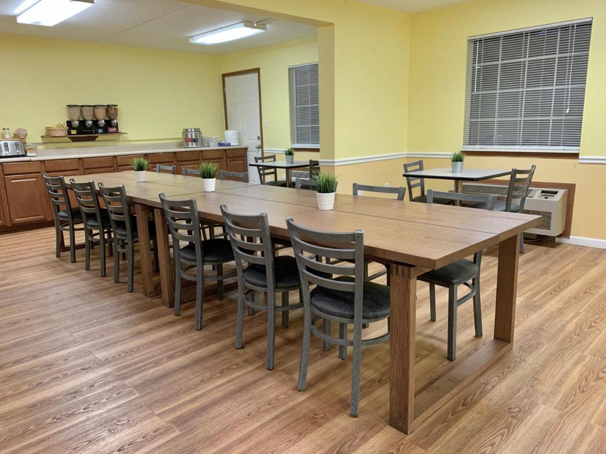 Seven Gables Inn - image 5