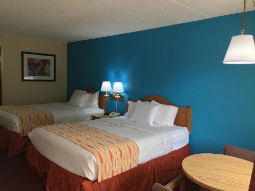 Spinning Wheel Inn - image 11