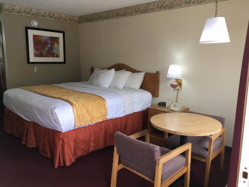 Spinning Wheel Inn - image 13