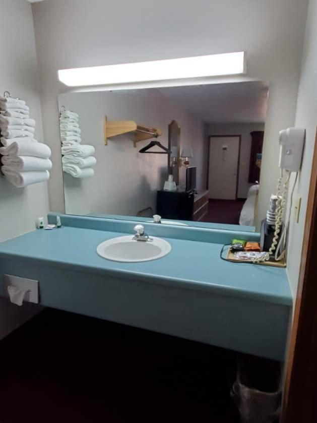 Spinning Wheel Inn - image 2