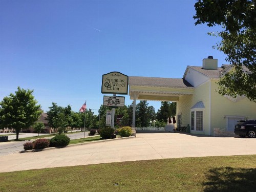 Spinning Wheel Inn - image 24