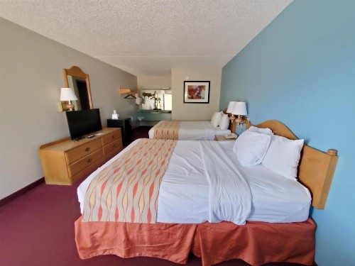Spinning Wheel Inn - image 4
