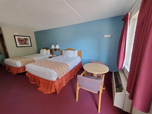 Spinning Wheel Inn - image 5