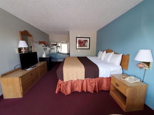 Spinning Wheel Inn - image 7