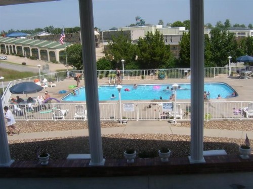 Twelve Oaks Inn - image 16