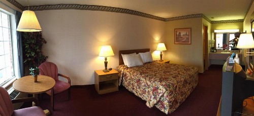 Twelve Oaks Inn - image 17