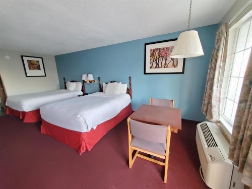 Twelve Oaks Inn - image 2