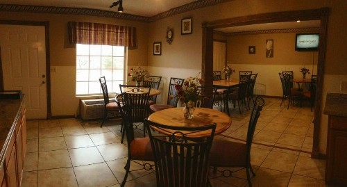 Twelve Oaks Inn - image 20