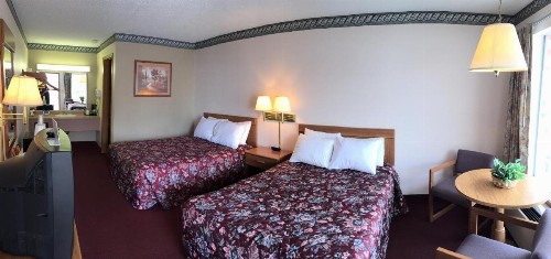 Twelve Oaks Inn - image 22