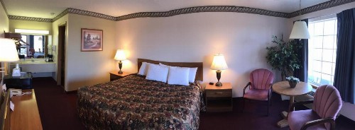 Twelve Oaks Inn - image 24