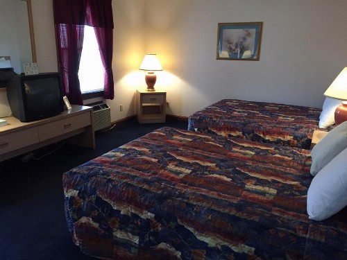 Twelve Oaks Inn - image 26