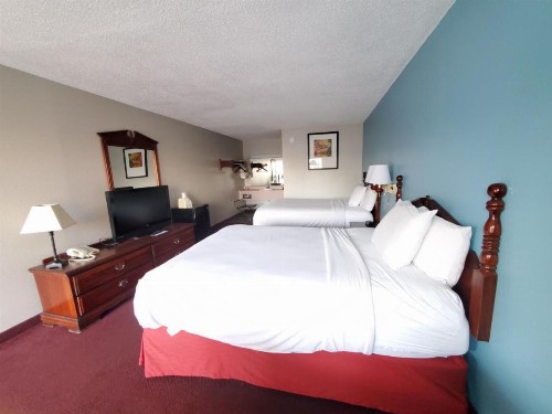 Twelve Oaks Inn - image 3