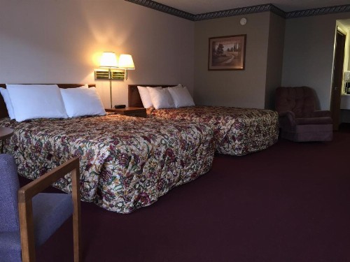 Twelve Oaks Inn - image 31