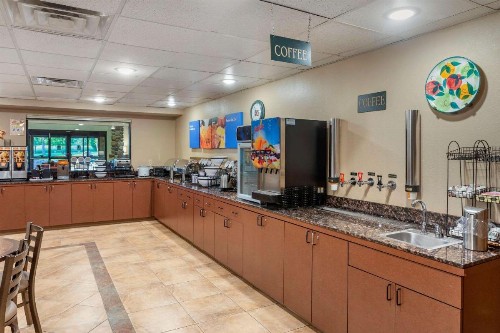 Comfort Inn & Suites Branson Meadows - image 45