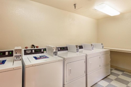 Branson Towers Hotel - image 15