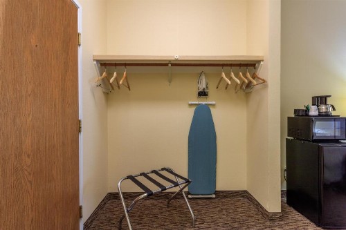 Branson Towers Hotel - image 21