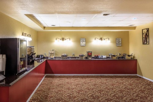 Branson Towers Hotel - image 4
