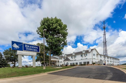 Branson Towers Hotel - image 47
