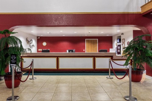 Branson Towers Hotel - image 5