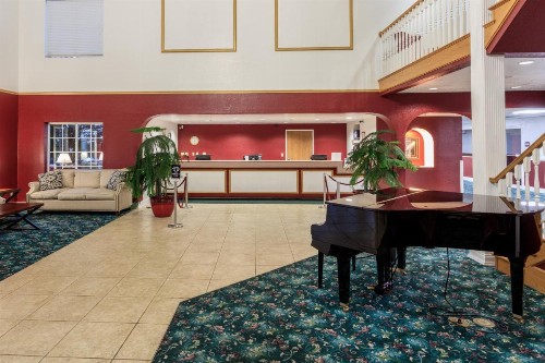 Branson Towers Hotel - image 6