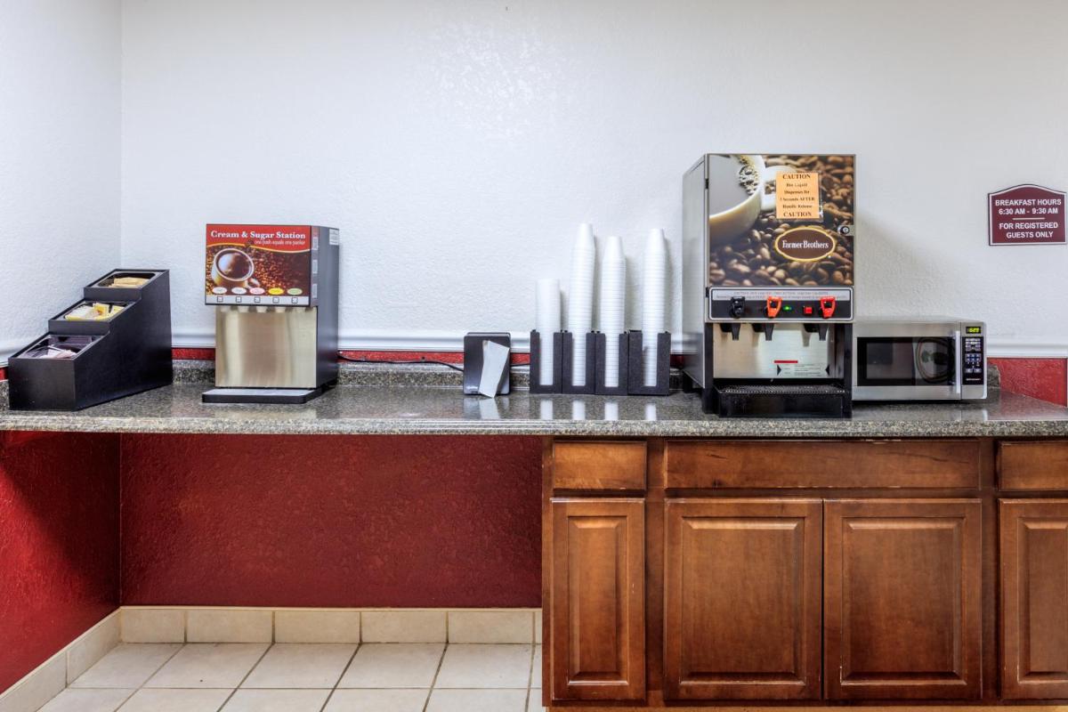 Branson Towers Hotel - image 7