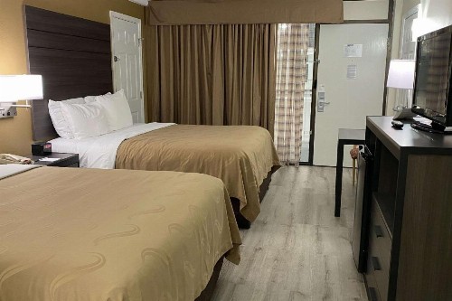 Quality Inn Branson - Hwy 76 Central - image 2
