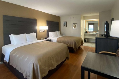 Quality Inn Branson - Hwy 76 Central - image 6