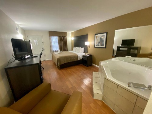 Quality Inn Branson - Hwy 76 Central - image 7