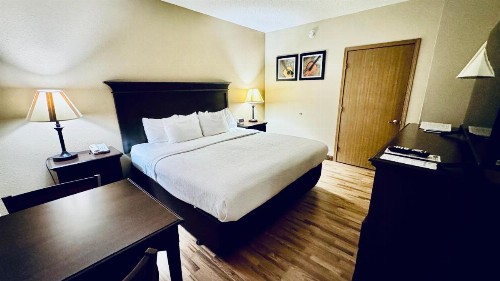 Quality Inn West - image 13