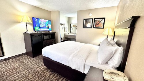 Quality Inn West - image 18