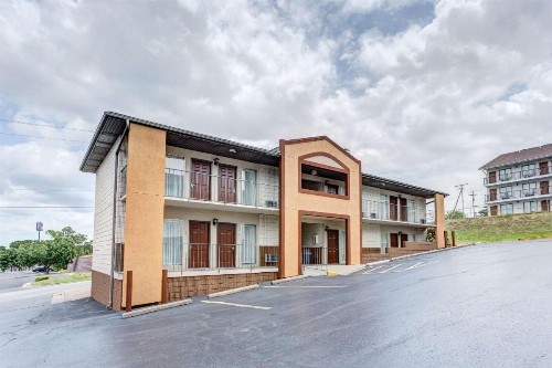 Quality Inn West - image 24