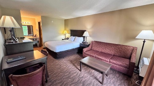 Quality Inn West - image 29