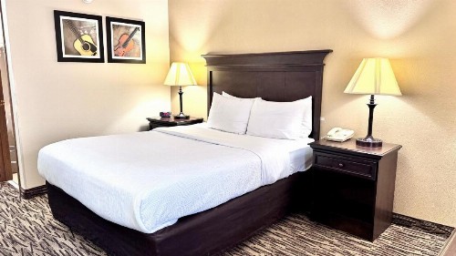 Quality Inn West - image 37