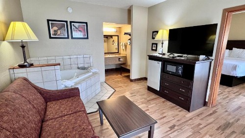 Quality Inn West - image 42