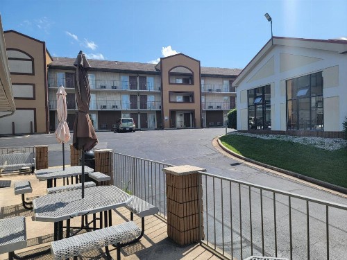 Quality Inn West - image 44