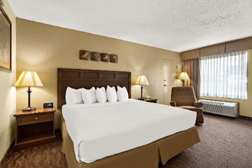 Best Western Center Pointe Inn - image 14