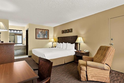 Best Western Center Pointe Inn - image 15