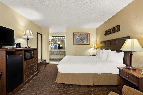 Best Western Center Pointe Inn - image 41