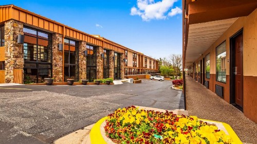 Best Western Center Pointe Inn - image 8
