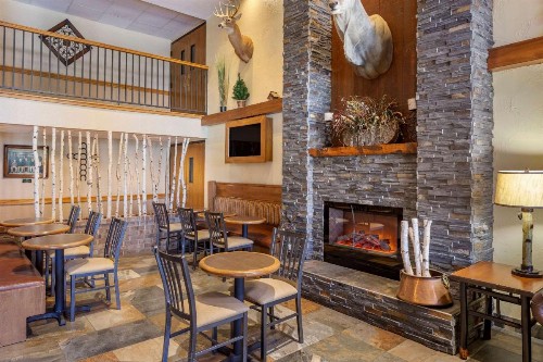 Comfort Inn at Thousand Hills - image 18