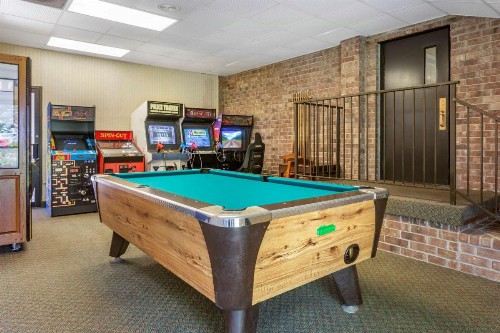 Comfort Inn at Thousand Hills - image 19