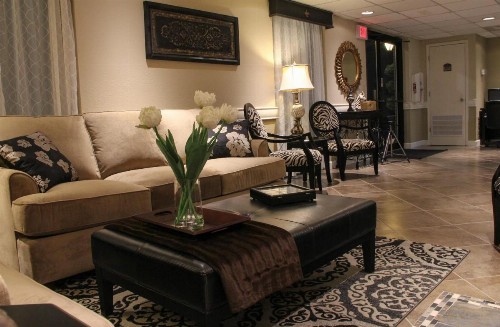 Grand View Inn & Suites - image 11