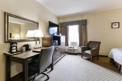 Grand View Inn & Suites - image 29