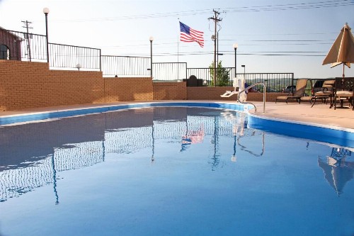 Grand View Inn & Suites - image 33