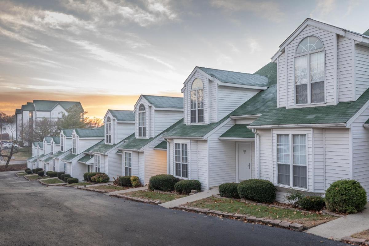 Surrey Vacation Resort by Capital Vacations - main image