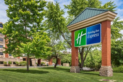 Holiday Inn Express Branson- Green Mountain Drive an IHG Hotel - image 4