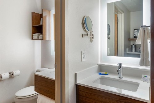 Holiday Inn Express Branson- Green Mountain Drive an IHG Hotel - image 7